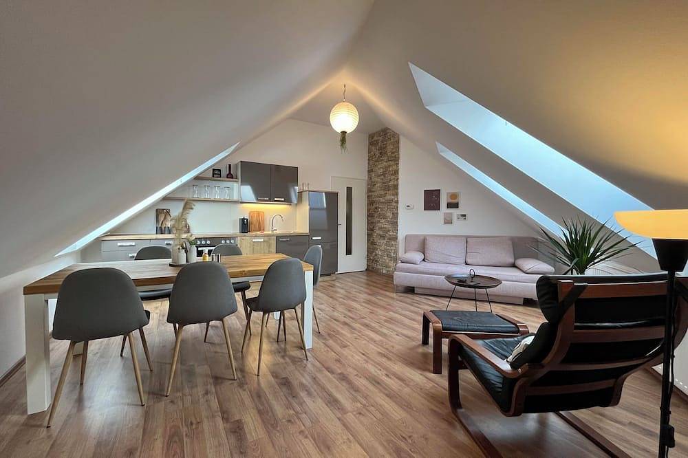 Geheel appartement, High Up Retreat in Linz, Linz - Wels