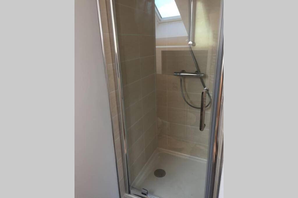 Appartement entier, One-Bedroom Apartment in Saint-Brieuc, Côte de Goëlo