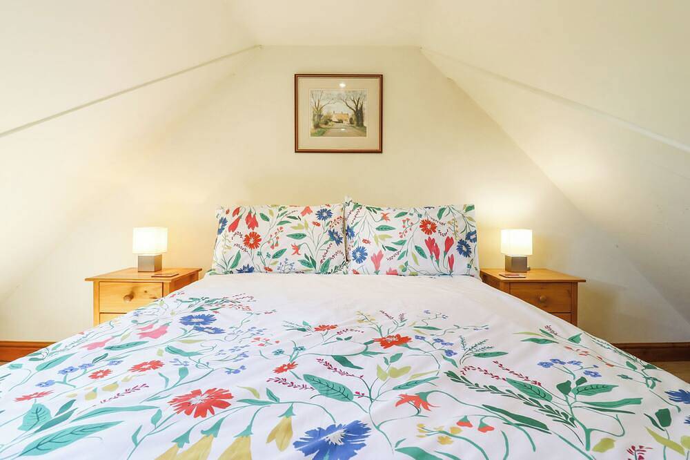 The Studio, Horseshoe Cottage, pet friendly in Fulbourn in Fulbourn, Cambridgeshire