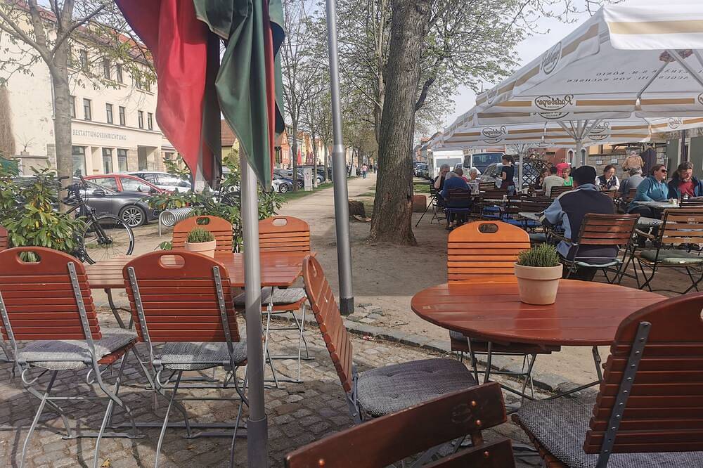 Ganze Wohnung, Fewo mit Balkon, nur 200 Meter vom Dorfplatz Altkötzschenbroda am Elberadweg. in Radebeul, Meißen Region