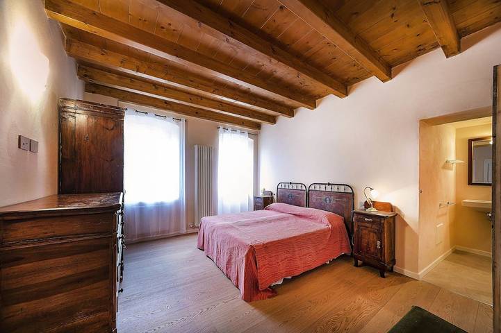 Entire apartment, Dimora Borgo Gaon - Casa Elios in Caprino Veronese, Garda Mountains