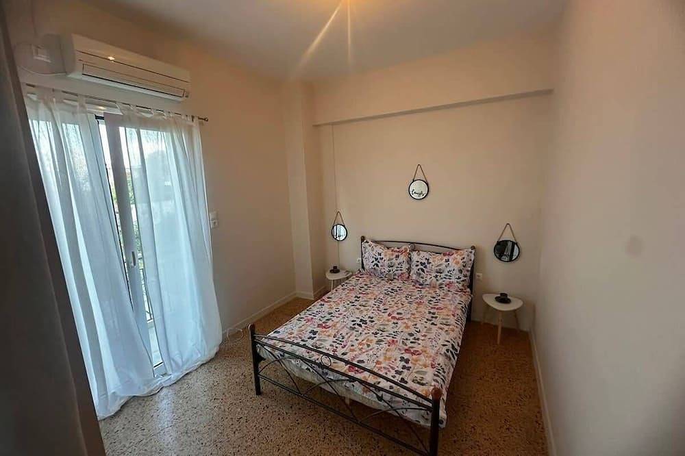 Ganze Wohnung, Agioi Theodoroi Beachview Chic Modern Apt in Agii Theodori, Korinthia