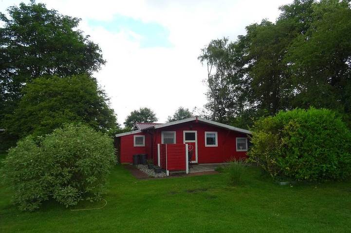 Ferienhaus für 7 Personen, mit Terrasse und Garten in Lindewitt