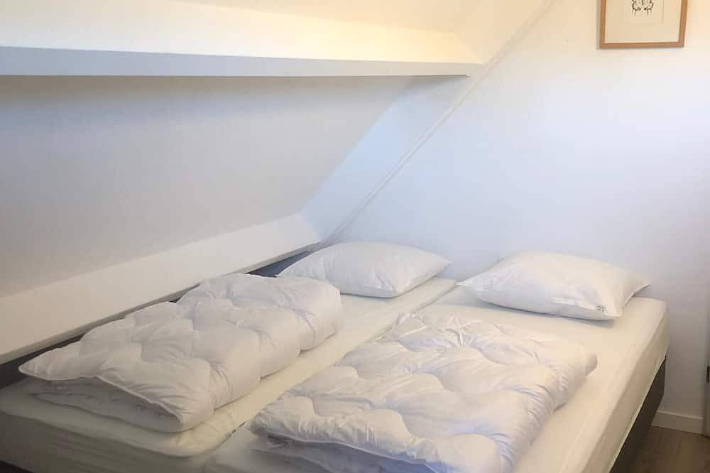 Ferienvilla mit privatem Pool, in der Nähe von Banjaardstrand rollstuhlgerecht in De Banjaard, Kamperland