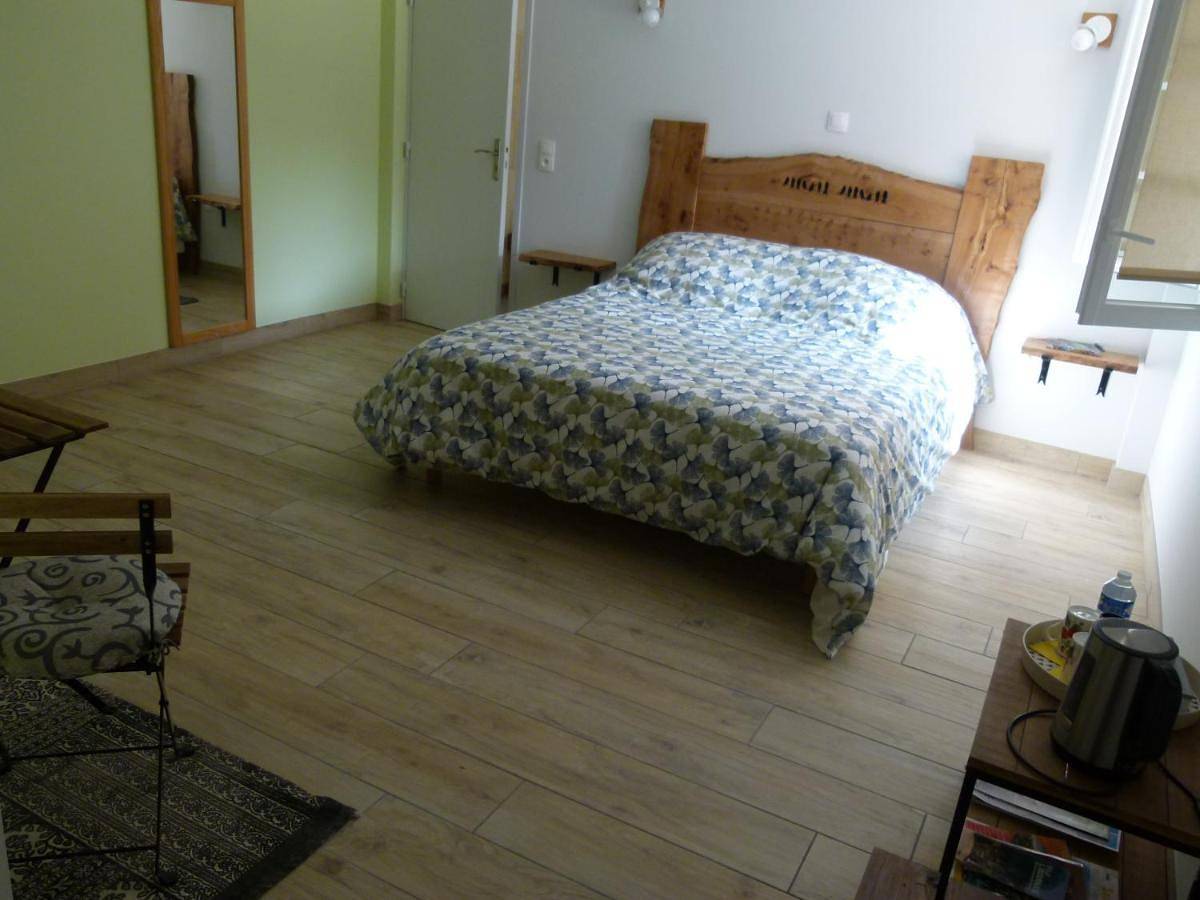 Double Room with Private Bathroom in Sablons, Région de Libourne