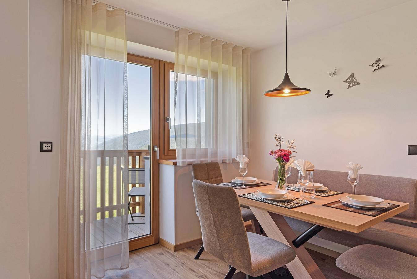 Ganze Wohnung, Ferienwohnung "Living Lerchna -Apartment Morgentau" mit Bergblick, Balkonen & Wi-Fi in Meransen, Mühlbach