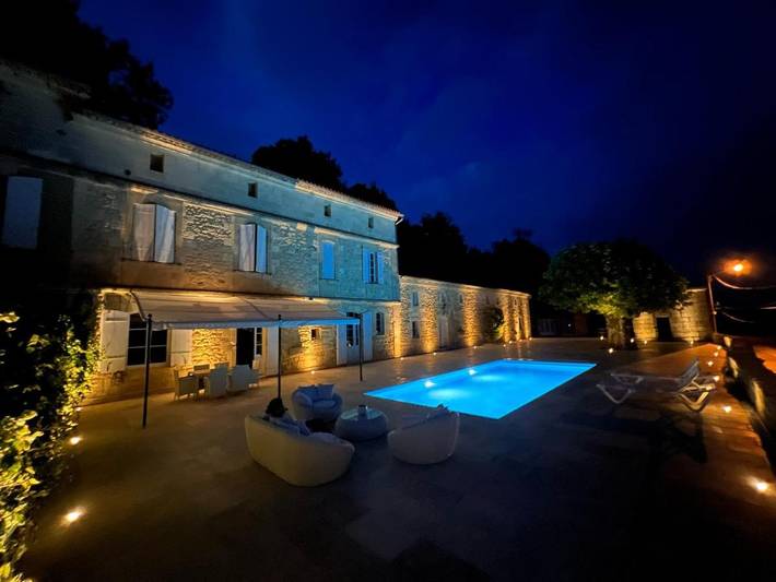 Location de vacances pour 12 personnes, avec Terrasse et Jardin ainsi que Piscine et Vue à Bourg - 4