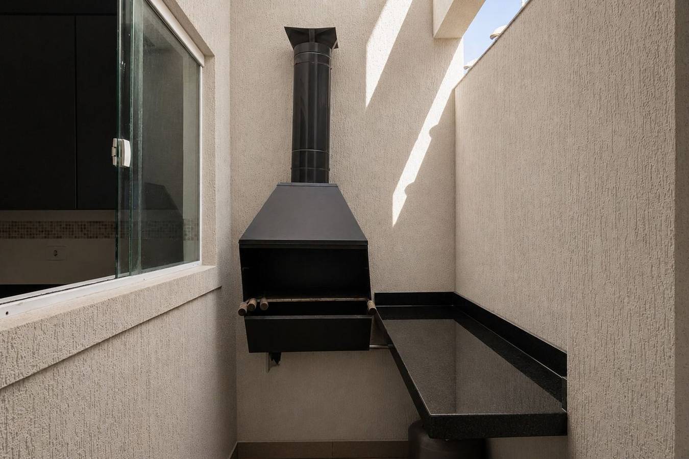 Casa Pet Friendly c/ Churrasqueira 350 m da Praia in Vila Caiçara, Praia Grande