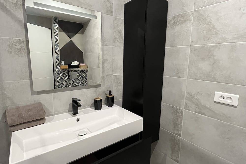 Villa de 70m2 Avec Jardin Privé Parking Privatif Endroit Calme in Châteauneuf-les-Martigues, Istres region