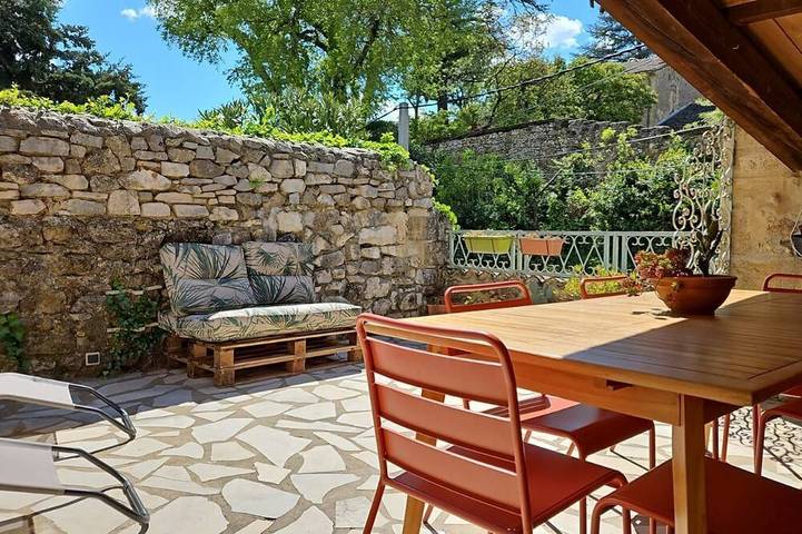 Casa de vacaciones para 12 personas, con terraza y jacuzzi, Se admiten mascotas - 1