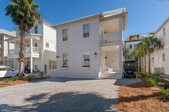 Vacation rental for 14 people, with hot tub and terrace in Blue Mountain Beach