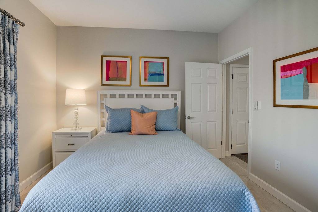 Ganze Wohnung, Updated modern 1st floor condo on Carlin Park and close walk to the ocean in Jupiter, Palm Beach County