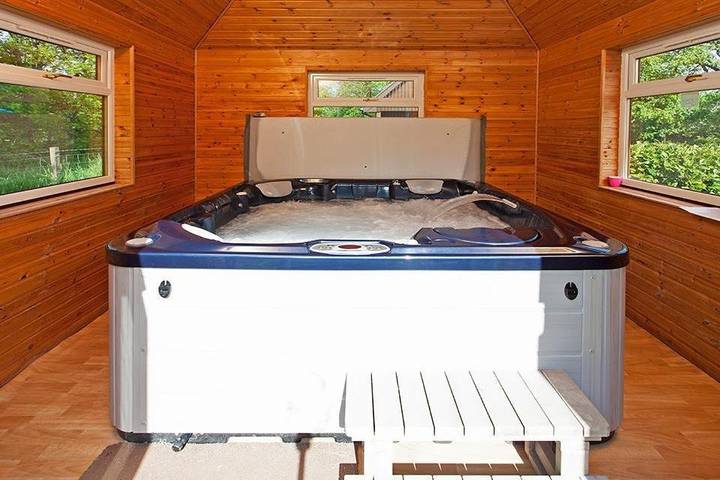 Gîte pour 10 personnes, avec jardin et jacuzzi à Stirling - 4
