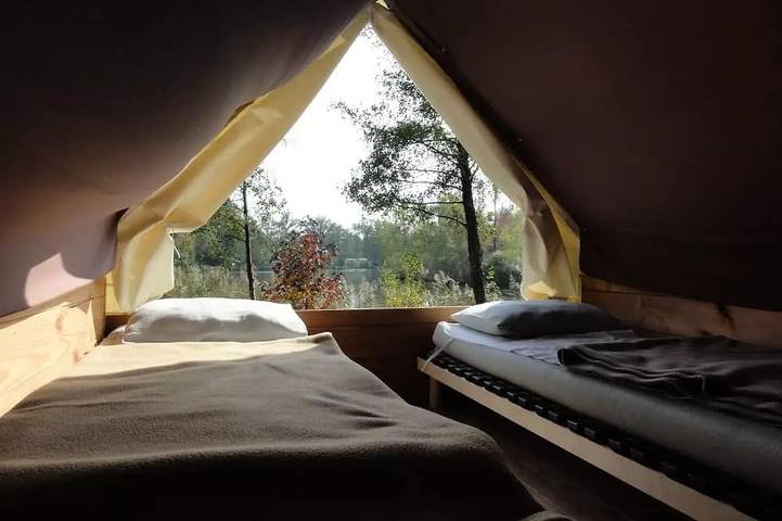 Gîte pour 2 personnes, avec piscine et terrasse à Nouan-le-Fuzelier