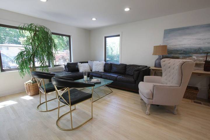 Vacation rental for 14 people, with yard and terrace as well as hot tub in Indiana