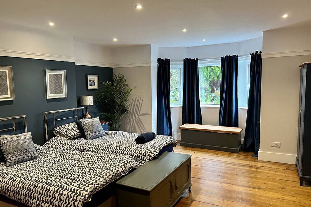 Entire apartment, Garden apt - Beach at end of Road Private Parking in Southsea, Portsmouth