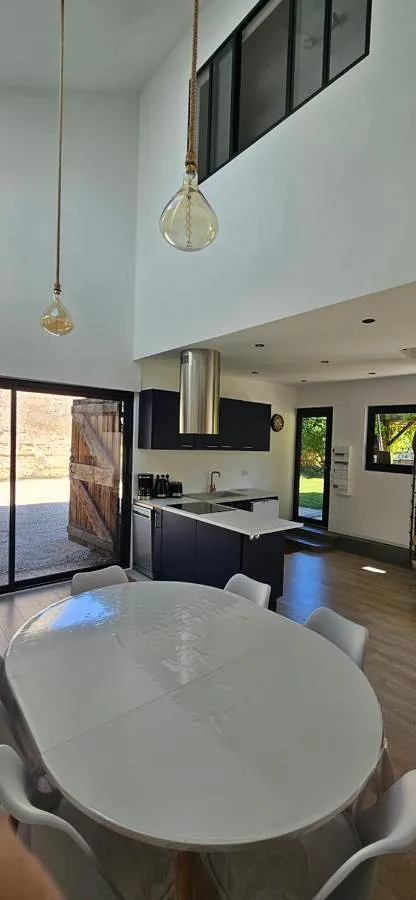 Casa de vacaciones para 4 personas, con piscina además de jardín y vistas - 1