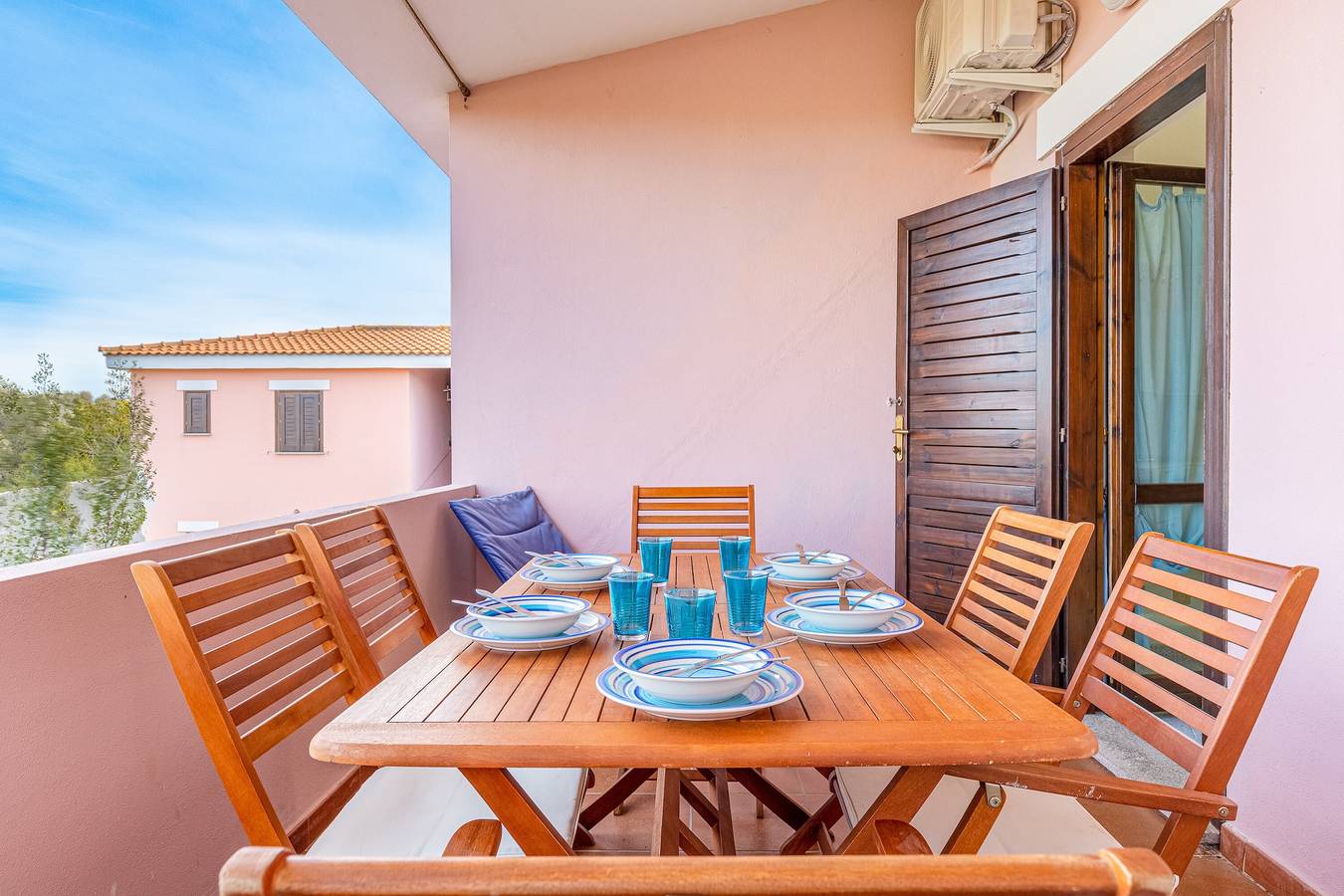 Ganze Wohnung, Ferienwohnung "Trilocale a 200 m dal Centro" mit Klimaanlage & Terrasse in San Teodoro, Olbia-Tempio
