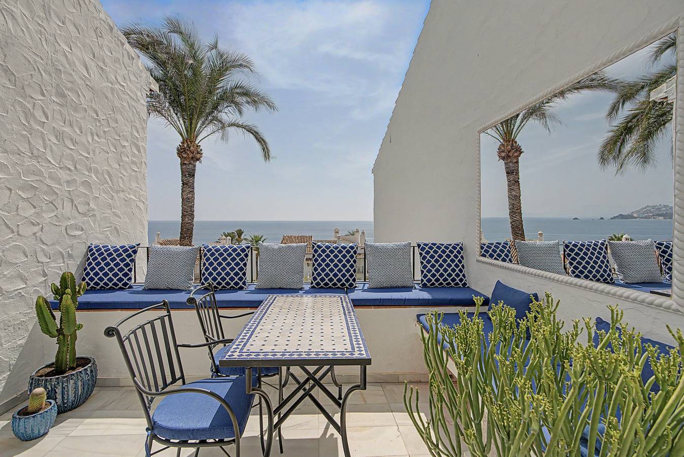 Appartement entier, Appartement « Vista Azul » avec vue sur la mer, Wi-Fi et climatisation in La Herradura, Almuñecar
