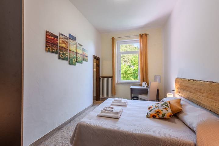Girasole Room – Poggio alla Luna with Mountain View and Wi-Fi in Montieri, Grosseto provins