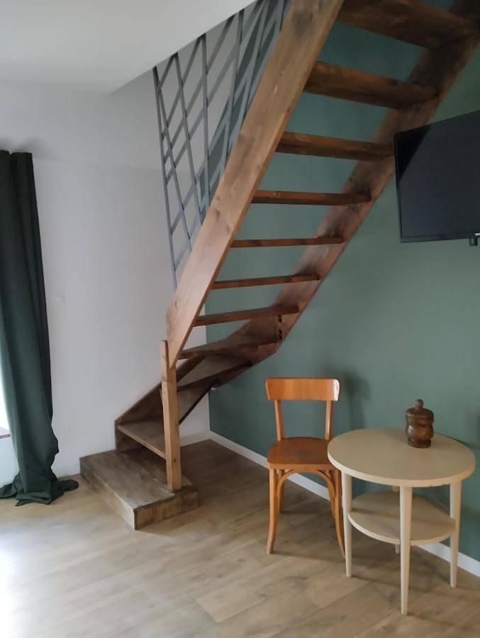 Location de vacances pour 2 personnes, avec vue et jardin à Marchastel - 4