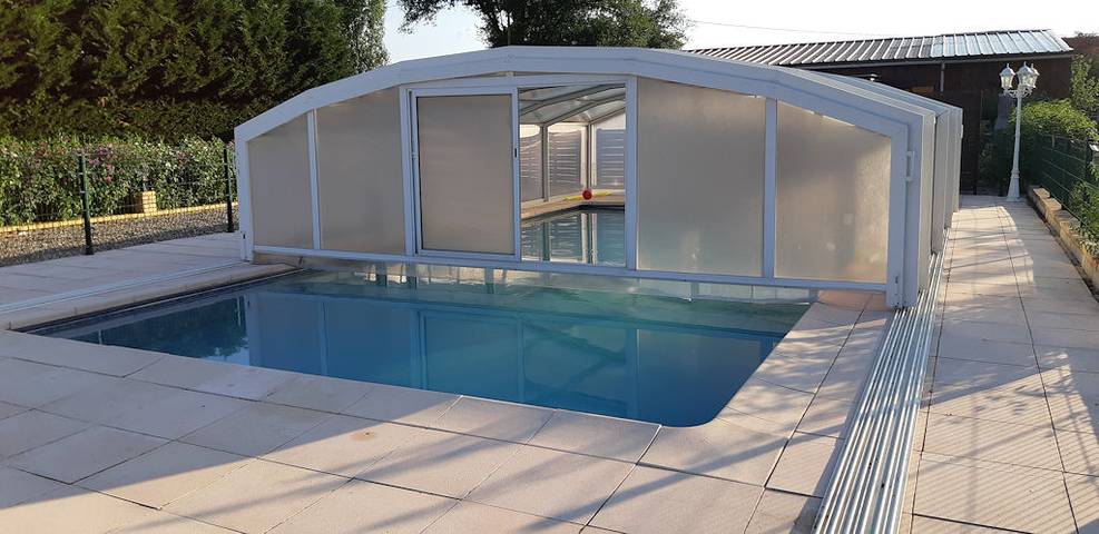 Gîte pour 6 personnes, avec Terrasse ainsi que Jardin et Piscine