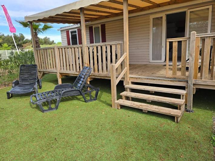 Camping pour 8 personnes, avec Terrasse et Piscine ainsi que Sauna et Vue