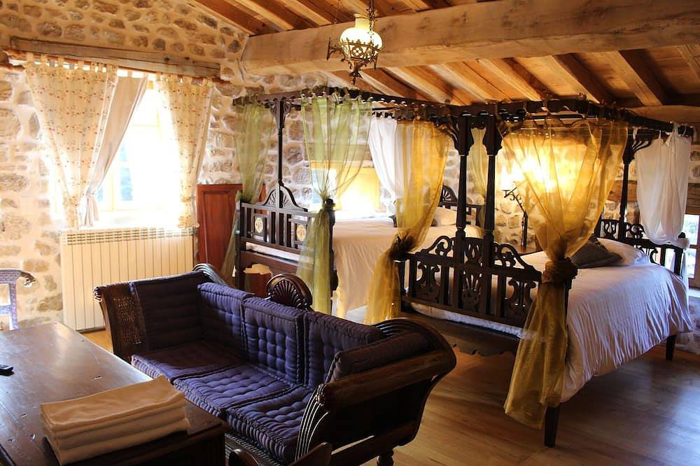 Le Castel - Location haut de gamme pour 6 personnes - spa... in Saint-Michel-de-Boulogne, Parc naturel régional des Monts d'Ardèche
