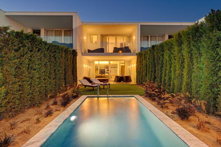 Villa for 4 people, with view and garden as well as pool in Albufeira