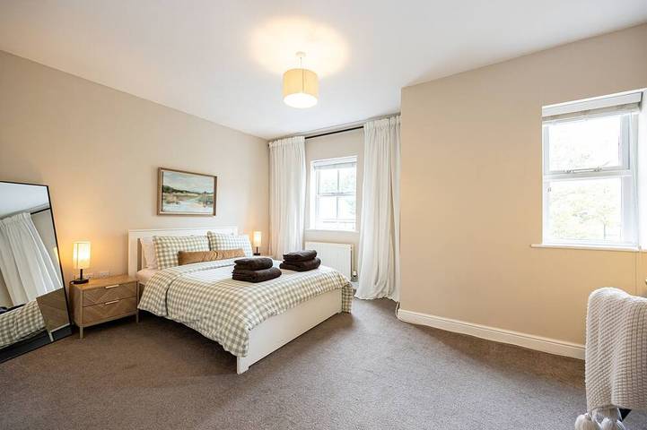 Luxury 3-Bed House | 10 min to City | Free Parking in Manchester, Greater Manchester