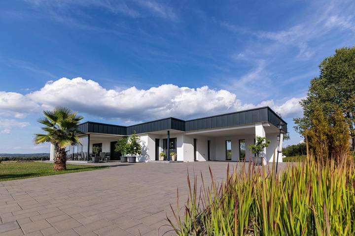 Gîte pour 4 personnes, avec jardin et vue dans Szentgotthard