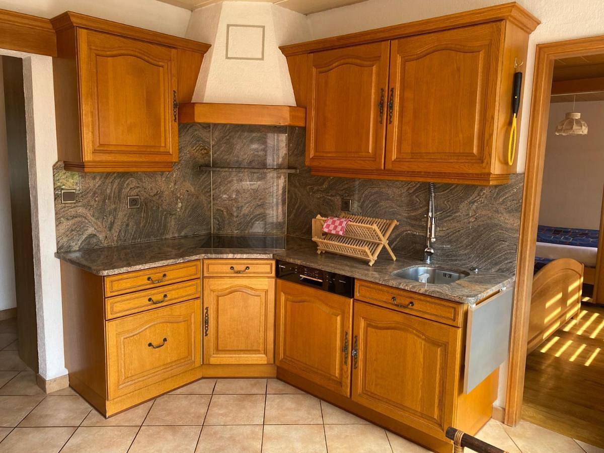 Appartement entier, Two-Bedroom Apartment in Saint-Louis, Région de Mulhouse