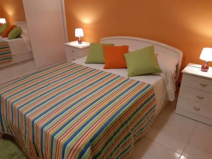Alojamiento y desayuno para 2 personas, con terraza además de vistas y piscina - 1