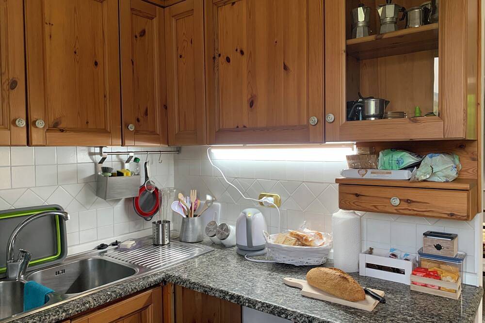 Birillina al Poggio bright house with fireplace, pets allowed.  in Camporgiano, Garfagnana