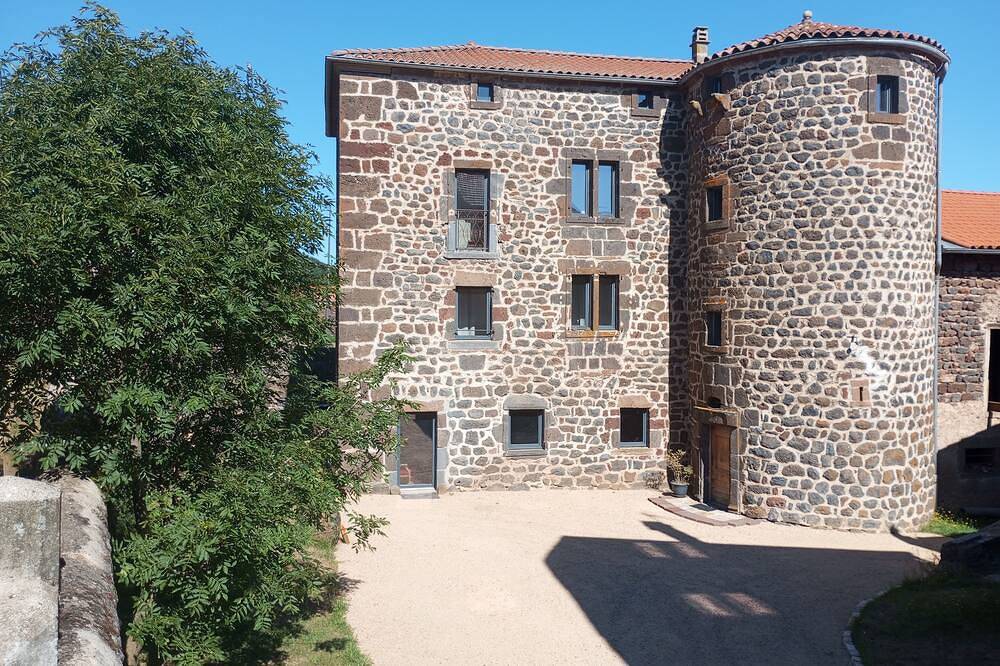 Maison Forte du Xvi -ème Siècle Entre les Gorges de la Loire et Allier in Vergezac, Haute-Loire