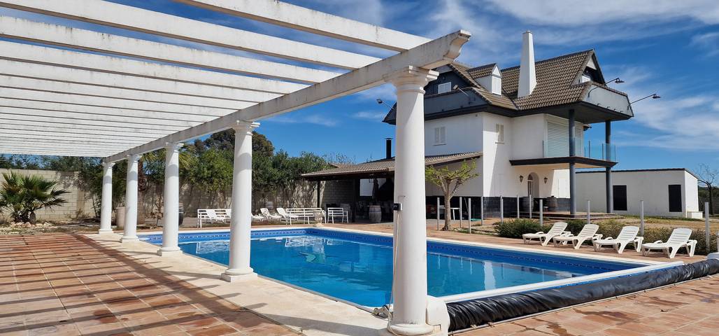 Casa de vacaciones para 15 personas, con balcón y jardín, Se admiten mascotas - 1