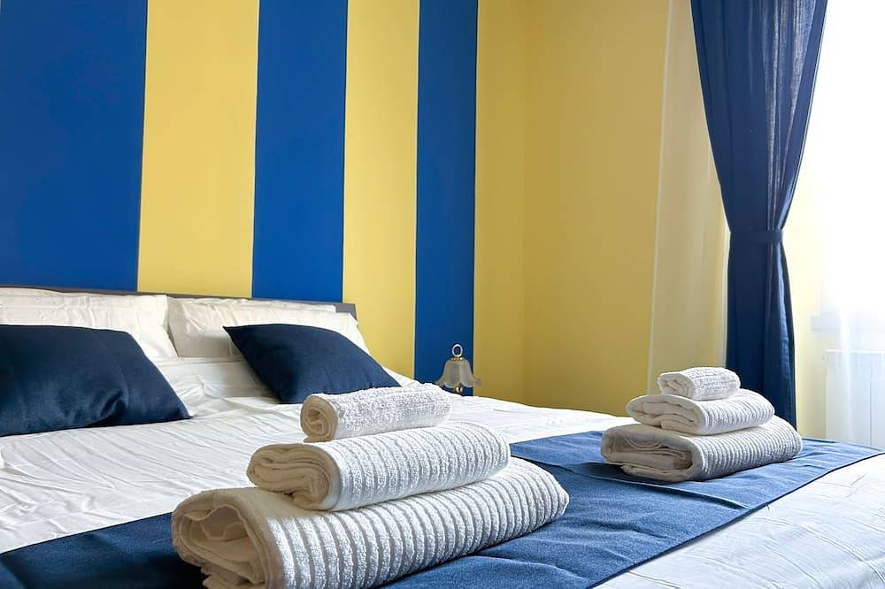 Apartamento entero, Crazi4Rome Guesthouse - Near Metro Battistini in Primavalle, Roma