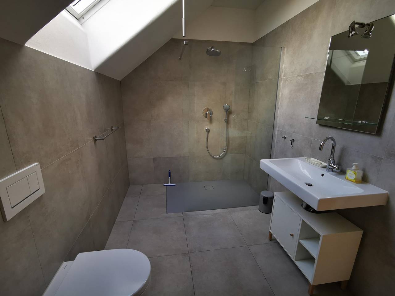 Ganze Ferienwohnung, Appartement/Fewo, Dusche, Wc, gartenseitig in Woppenroth, Nahetal