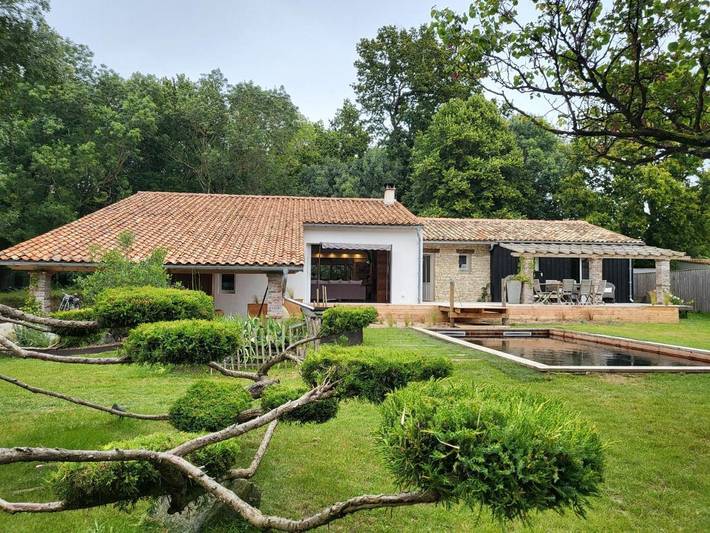 Chambre d’hôte pour 2 personnes, avec Terrasse et Jardin ainsi que Piscine et Vue à Saint-Laurent-de-la-Prée