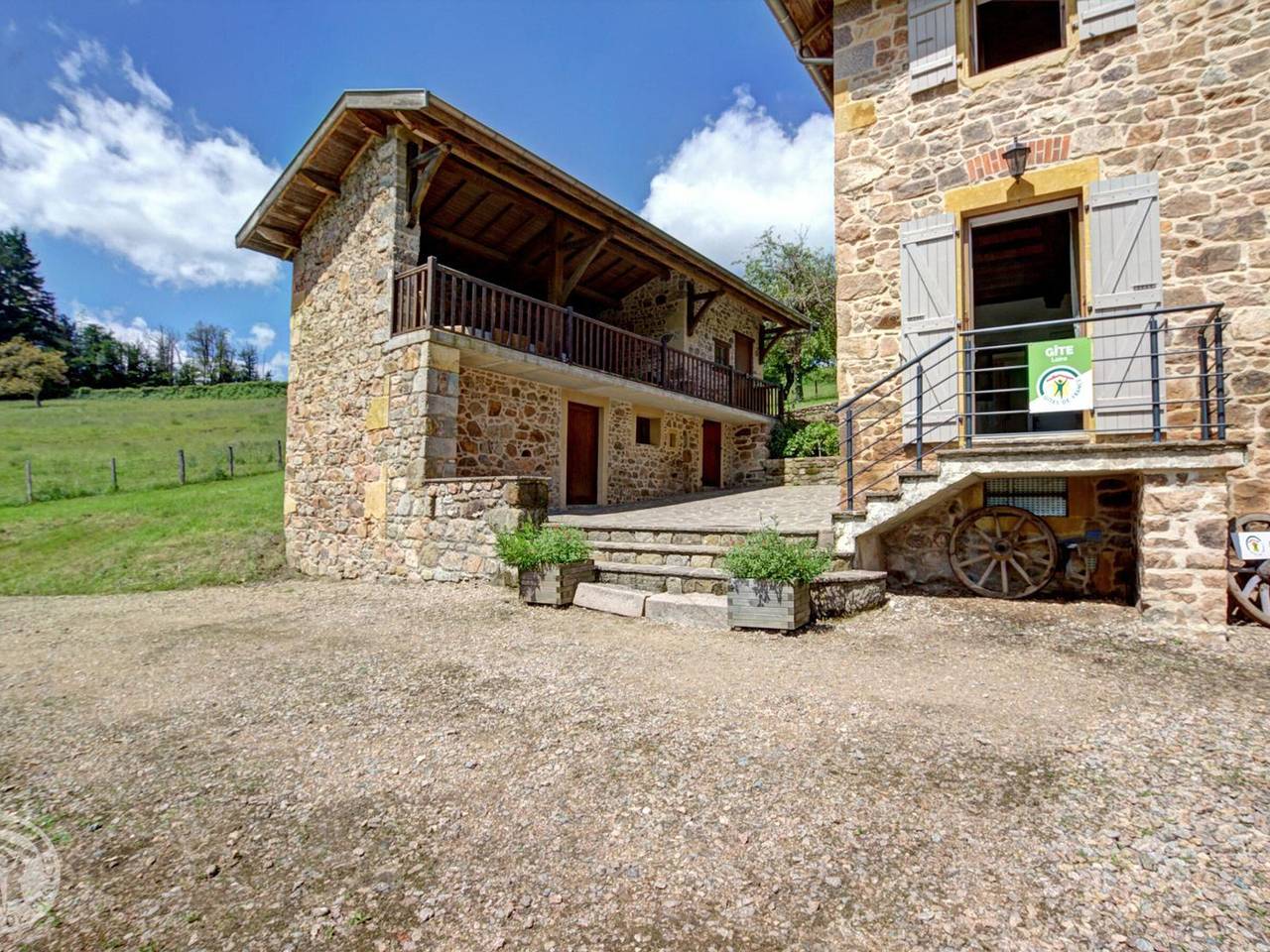 Charmant gîte avec terrasse et animaux acceptés à Belmont-de-la-Loire in Belmont-de-la-Loire, Région de Roanne