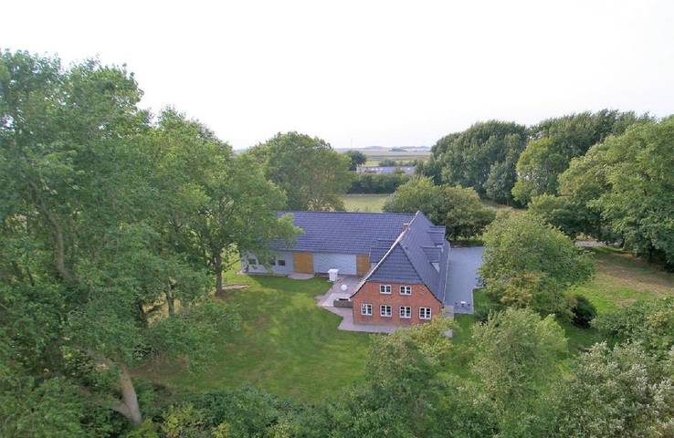 Ferienwohnung für 6 Personen, mit Whirlpool und Terrasse sowie Garten in Risum-Lindholm