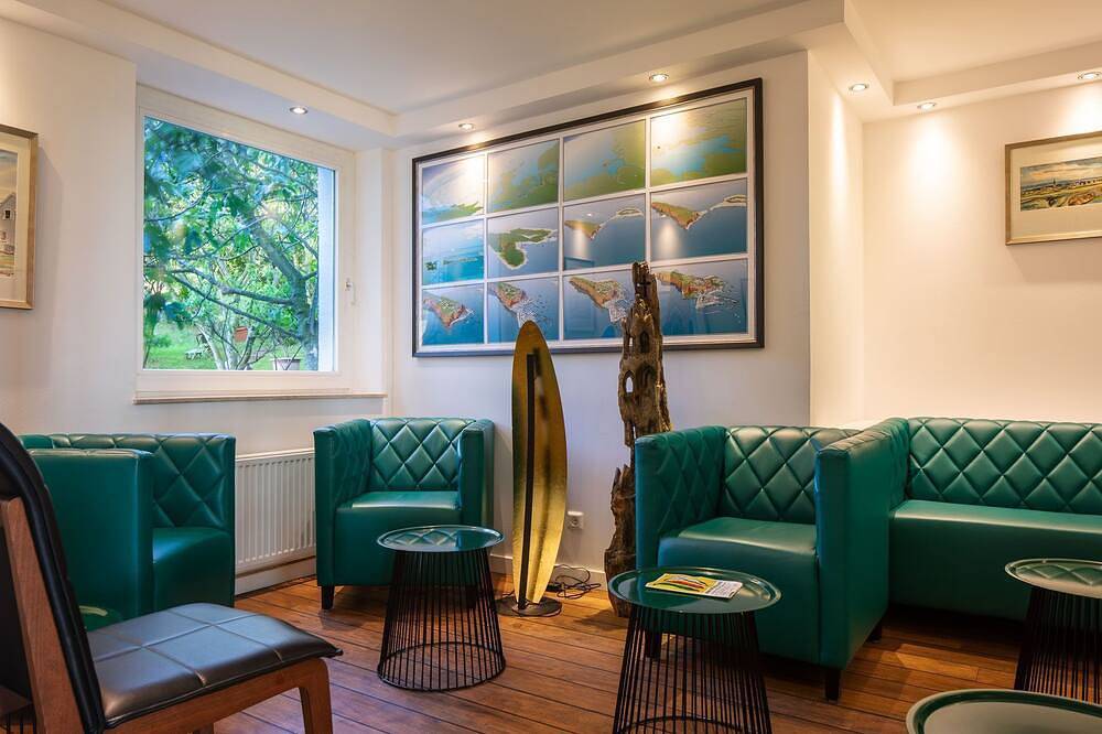 Doppelzimmer zur Seeseite mit Balkon/Terrasse - Hotel Rickmers Insulaner in Helgoland