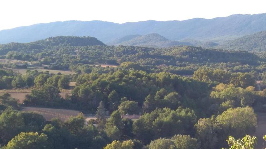 Chambre d’hôte pour 3 personnes, avec vue ainsi que piscine et jardin dans le Luberon - 4
