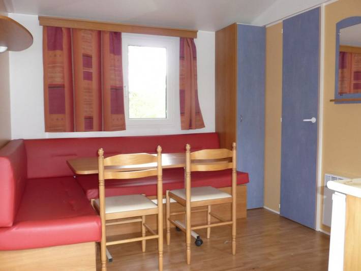 Mobil home pour 5 personnes, avec piscine, animaux acceptés à La Chapelle-Aubareil - 4
