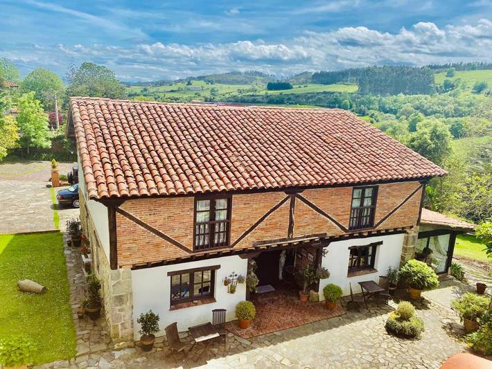 Casa rural para 3 personas, con vistas además de balcón y jardín en Saja-Nansa - 4