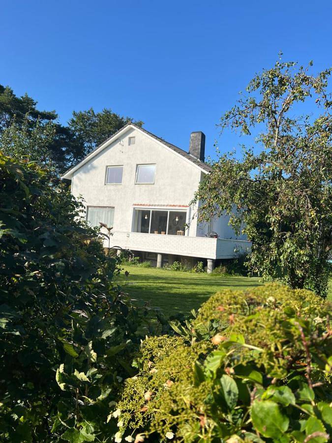 Villa für 6 Personen, mit Balkon und Terrasse sowie Ausblick