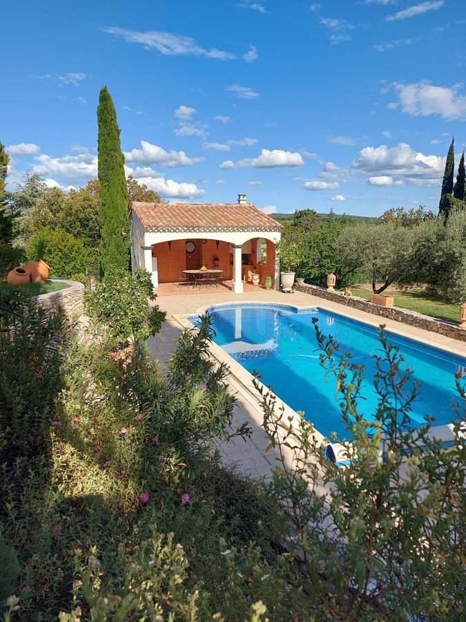 Location de vacances pour 7 personnes, avec terrasse ainsi que piscine et vue à Monteils (Gard) - 2