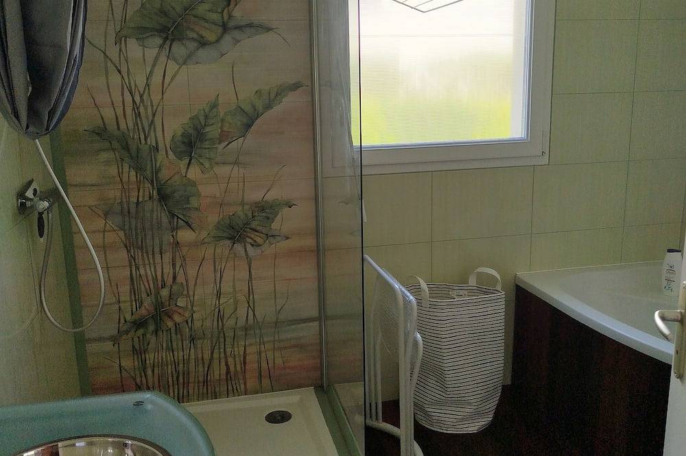 Maison Plein Pied a Loué a Camaret sur mer in Camaret-sur-Mer, Iroise