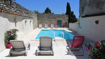 Gîte pour 5 personnes, avec piscine et jardin à Chanos-Curson