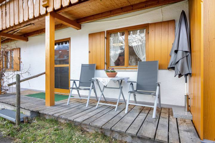 Ferienwohnung für 2 Personen, mit Garten bei Neuschwanstein